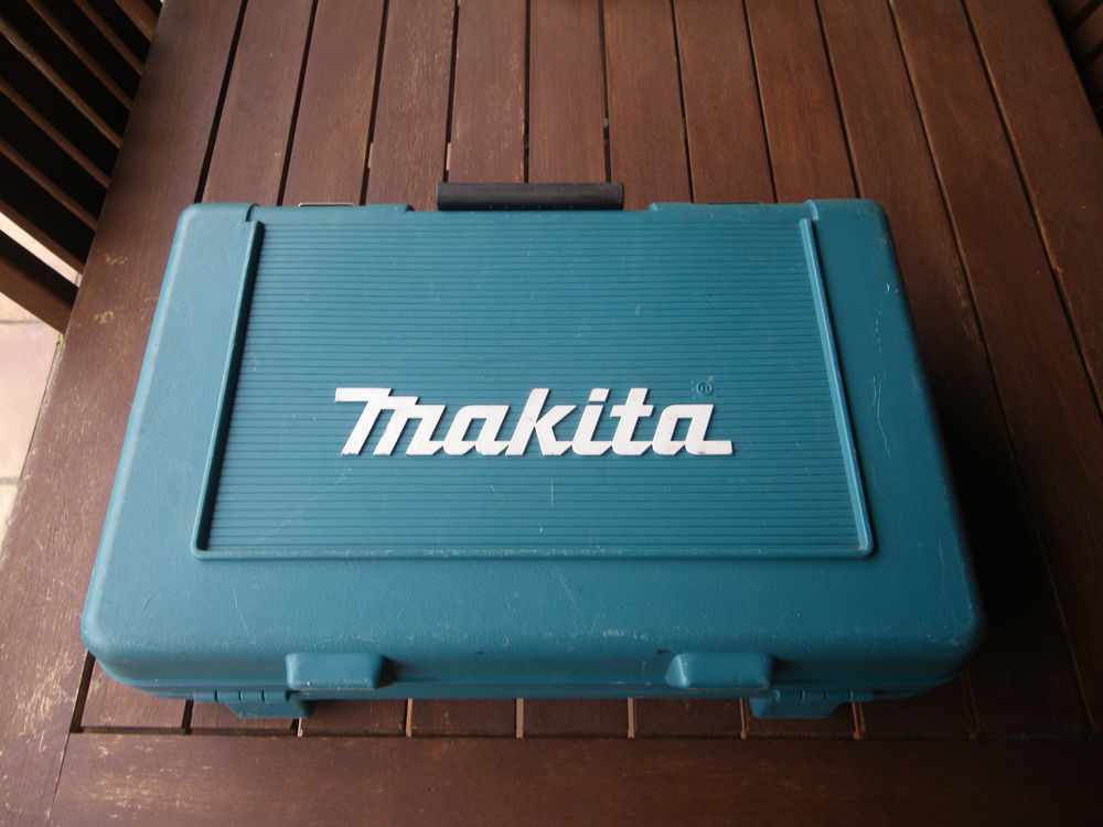 perceuse  Makita  
70 Narbonne (11)