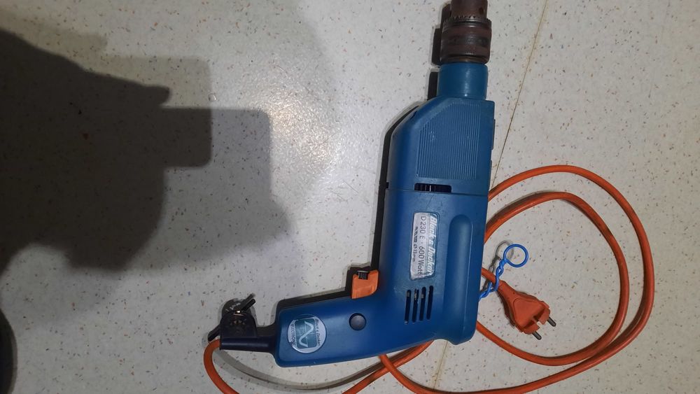 Perceuse percussion blacketdecker10� 10 Bordeaux (33)