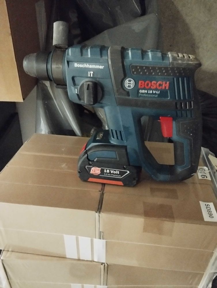 perceuse �  percussion bosch 160 Lyon 8 (69)