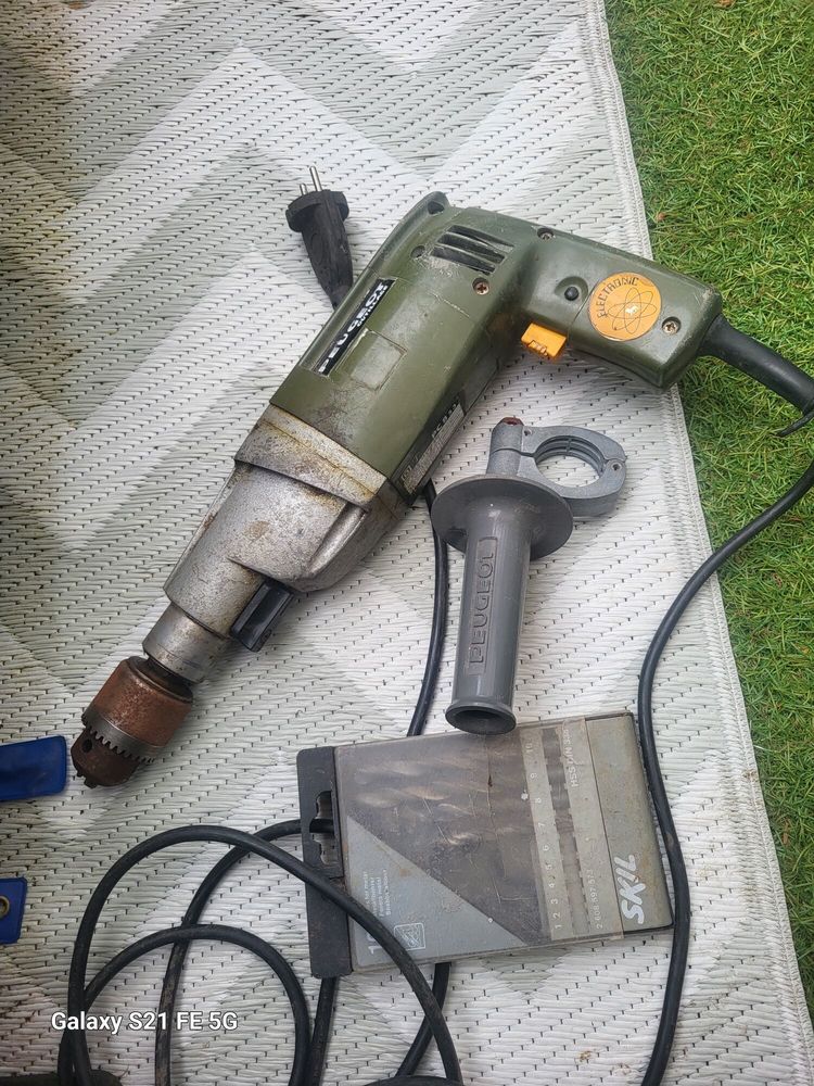 Perceuse Peugeot 25 Lorient (56)