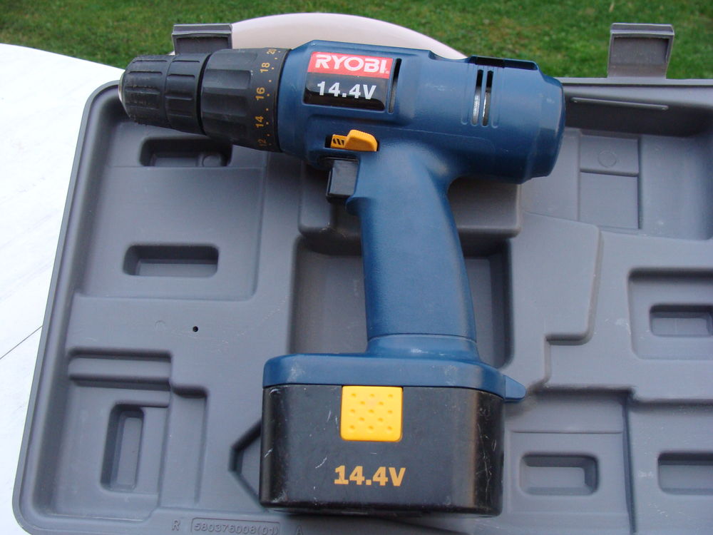 Perceuse sans fil Ryobi
40 Melun (77)