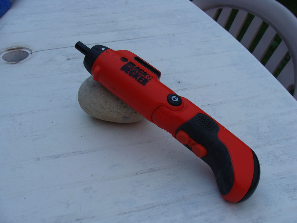 Perceuses d�visseuses sans fil Black & Decker
30 Melun (77)