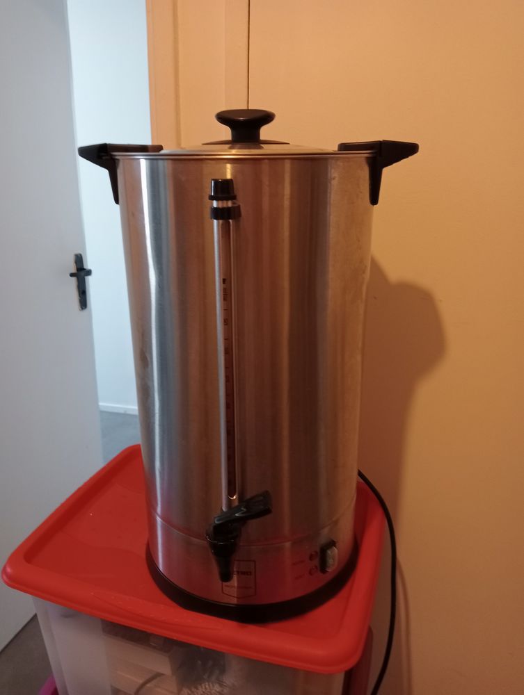 Percolateur de marque METRO 100 Ach�res (78)