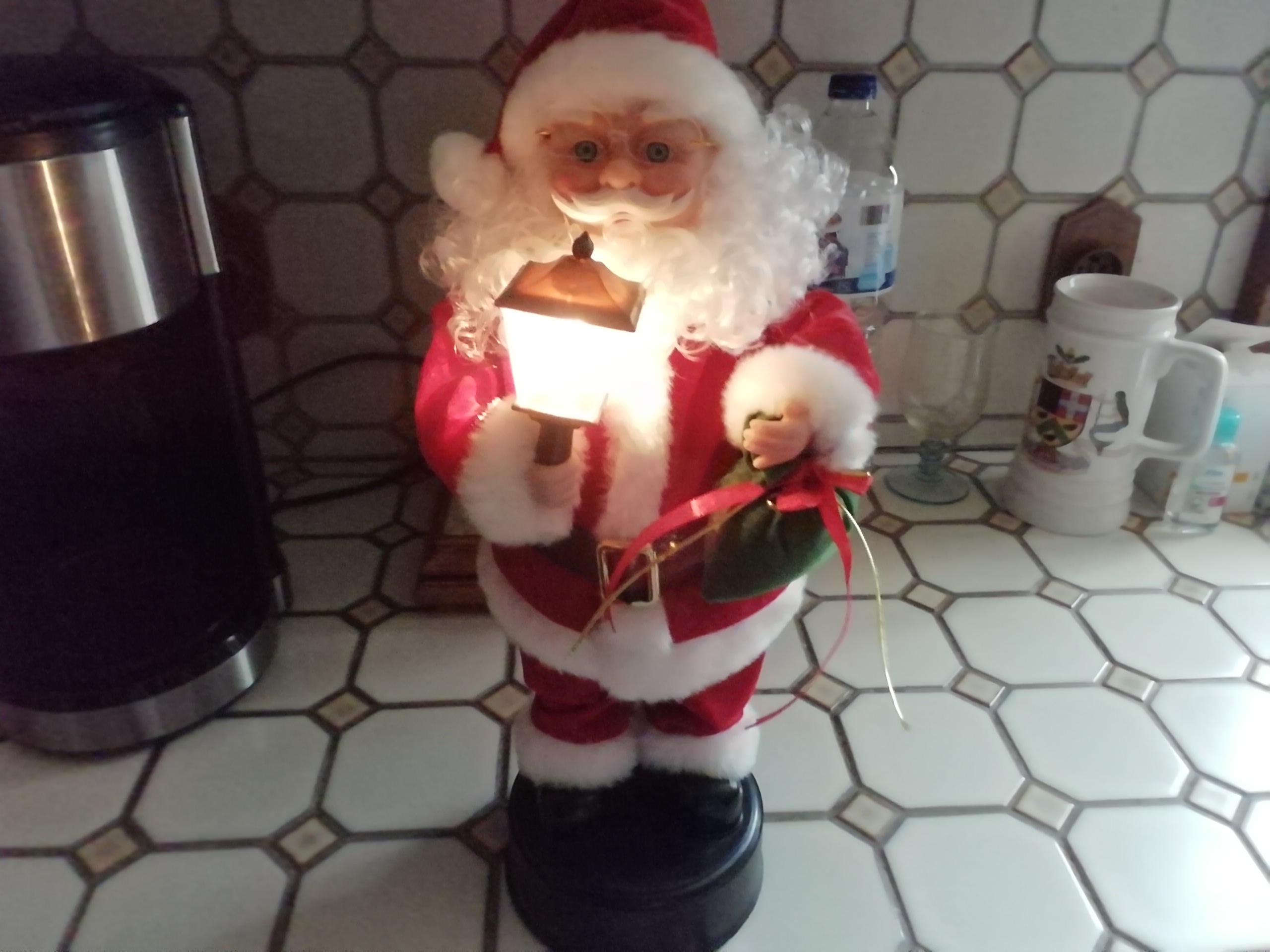 P�re No�l musical, avec chant et �clairage 15 Noyelles-l�s-Vermelles (62)