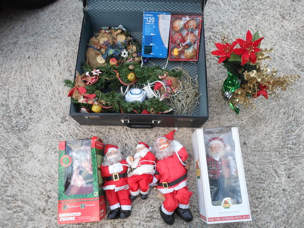 lot de 5 peres noel + deco de noel 95 Am�lie-les-Bains-Palalda (66)