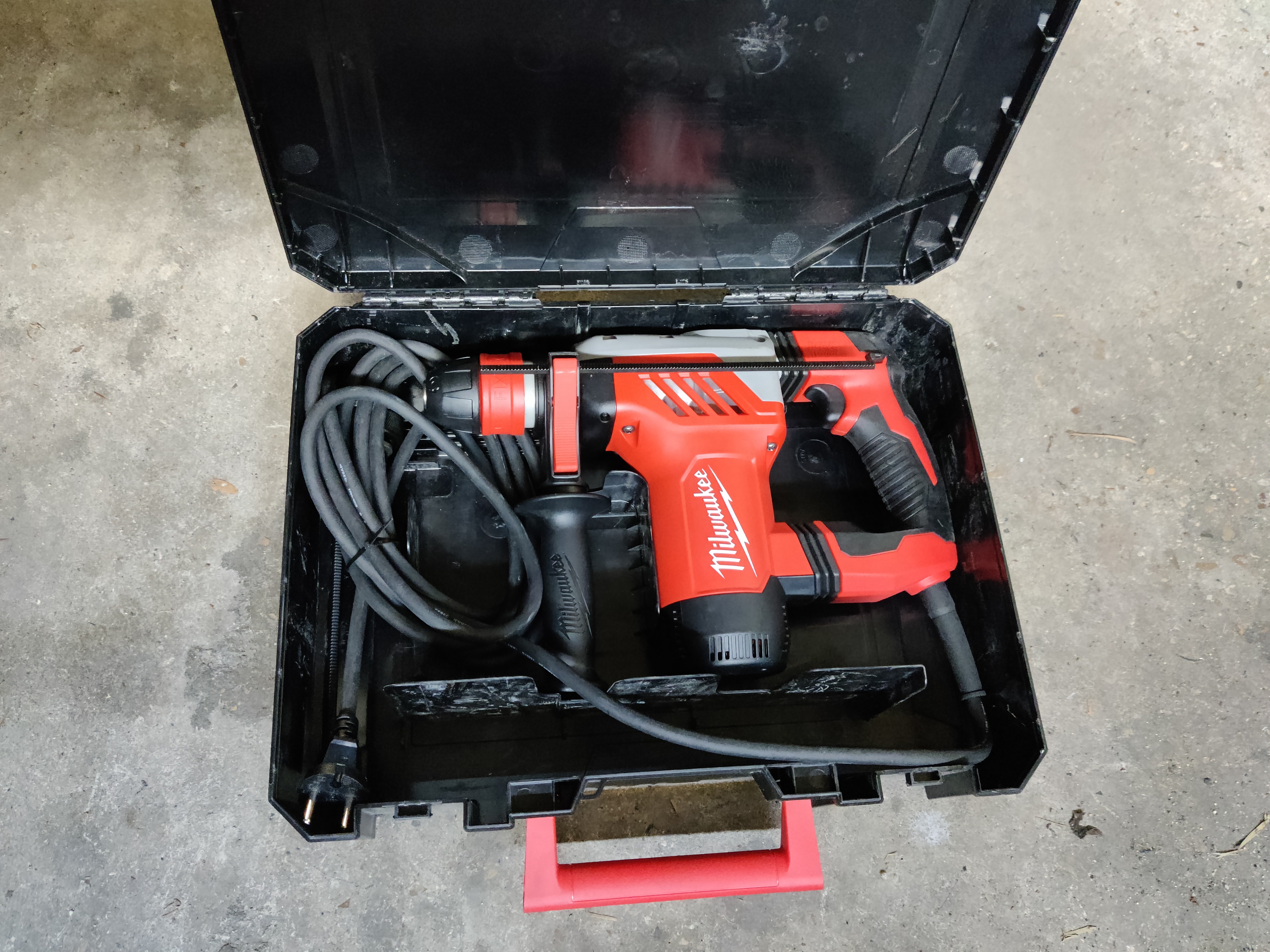 Perfo Milwaukee 300 Paris 9 (75)