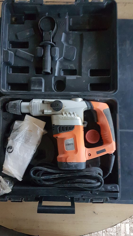 Perforateur perceuse/marteau piqueur 50 Agde (34)