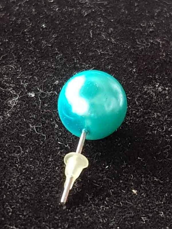 Perle bleu nacr�e neuve 1 cm de diam�tre 2 e 2 Viriat (01)