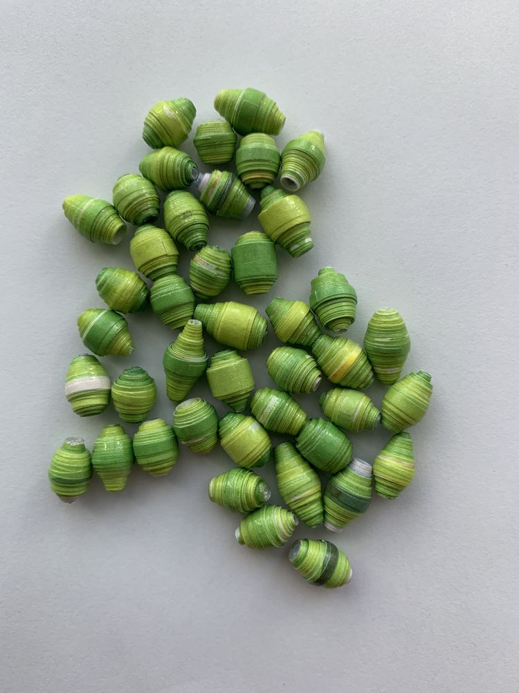 Perles en papier vernies lot de 30 5 Amiens (80)