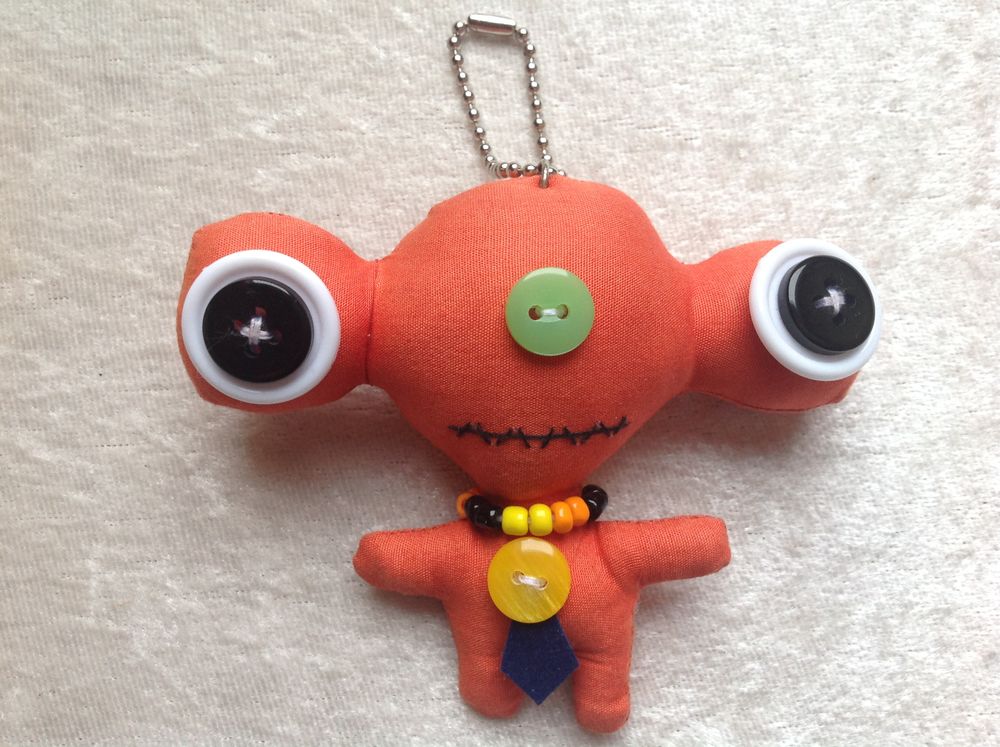 PERSONNAGE YEUX BOUTONNEUX PORTE CL� Envoi Possible 4 Tr�gunc (29)