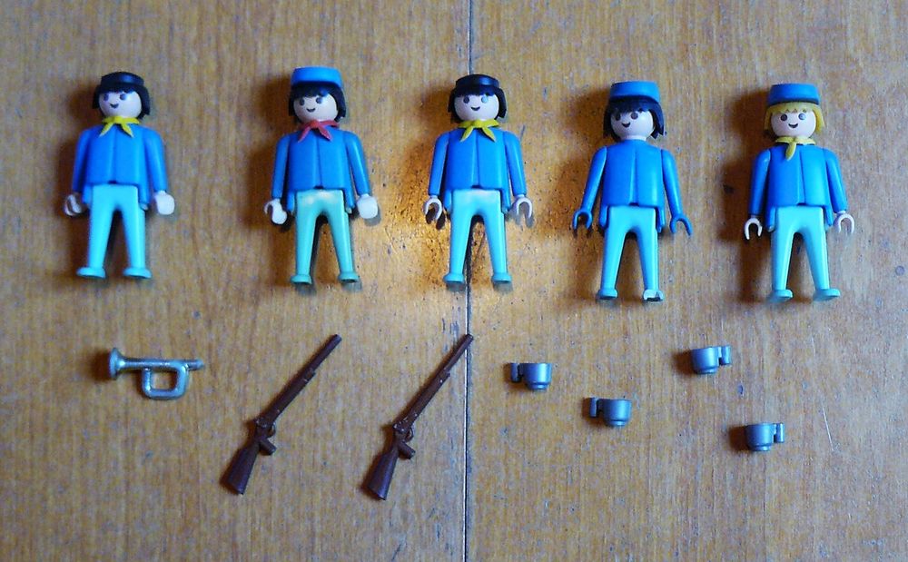  4 personnages western Nordistes et accessoires - Playmobil 12 Argenteuil (95)