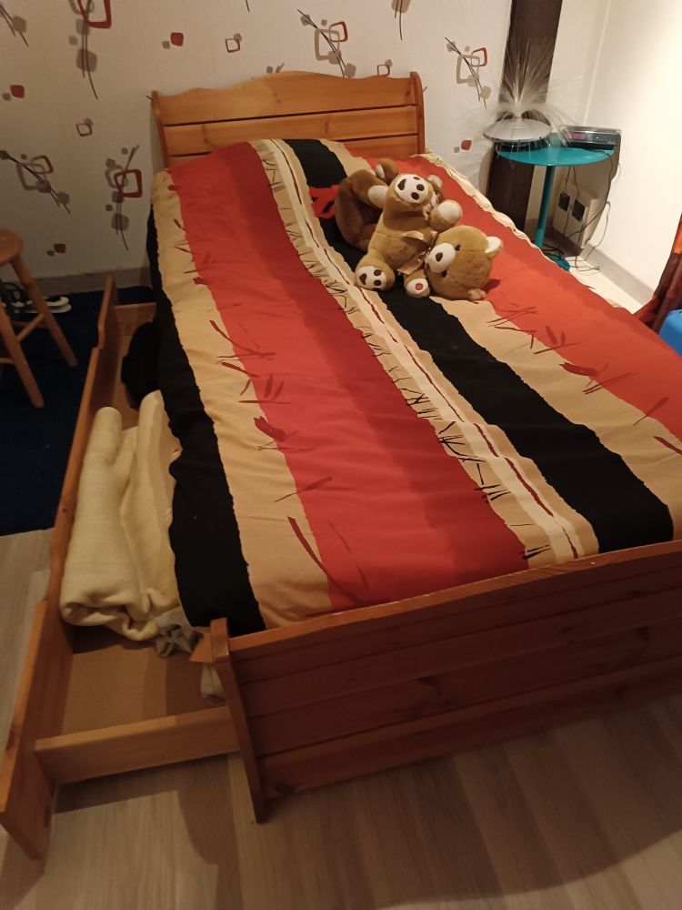 Lit 1 personne avec matelas et sommier 170 Br�tigny-sur-Orge (91)