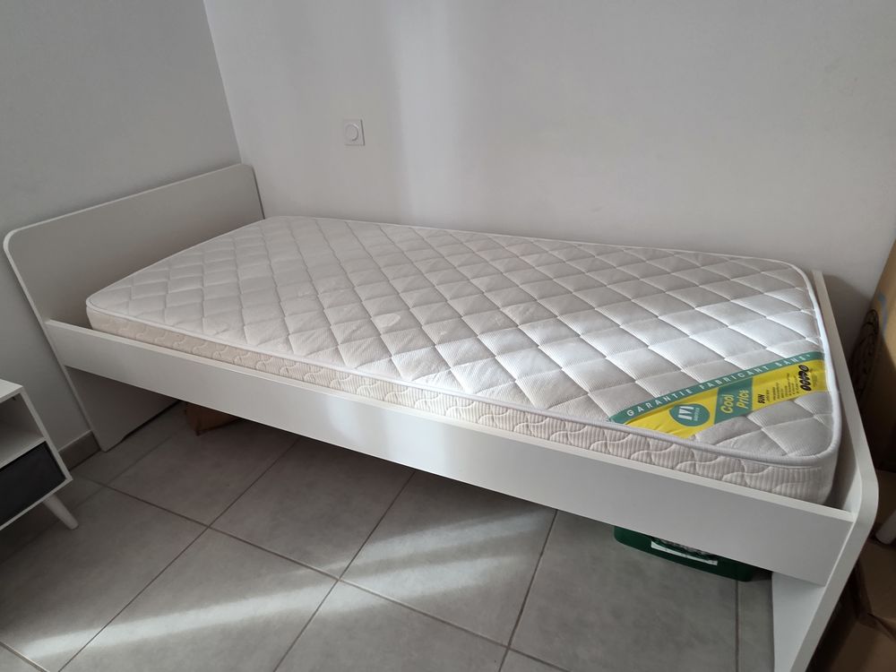 Lit 1 personne en bois blanc 100 Rochefort-du-Gard (30)