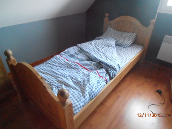 LIT 1 PERSONNE PIN MASSIF + MATELAS 150 Nordausques (62)