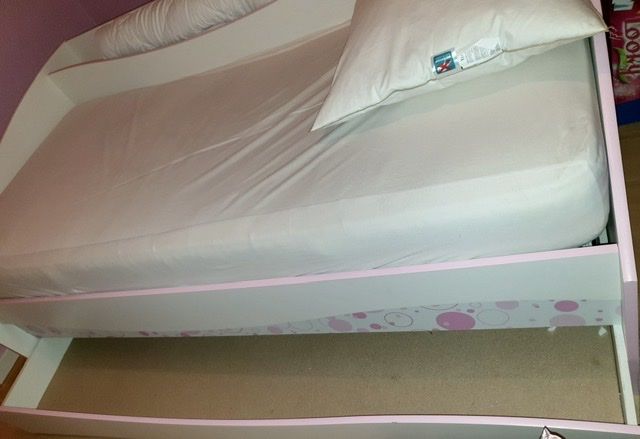 Lit 190*90 1 personne pour fille �tat impeccable 0 Moisselles (95)