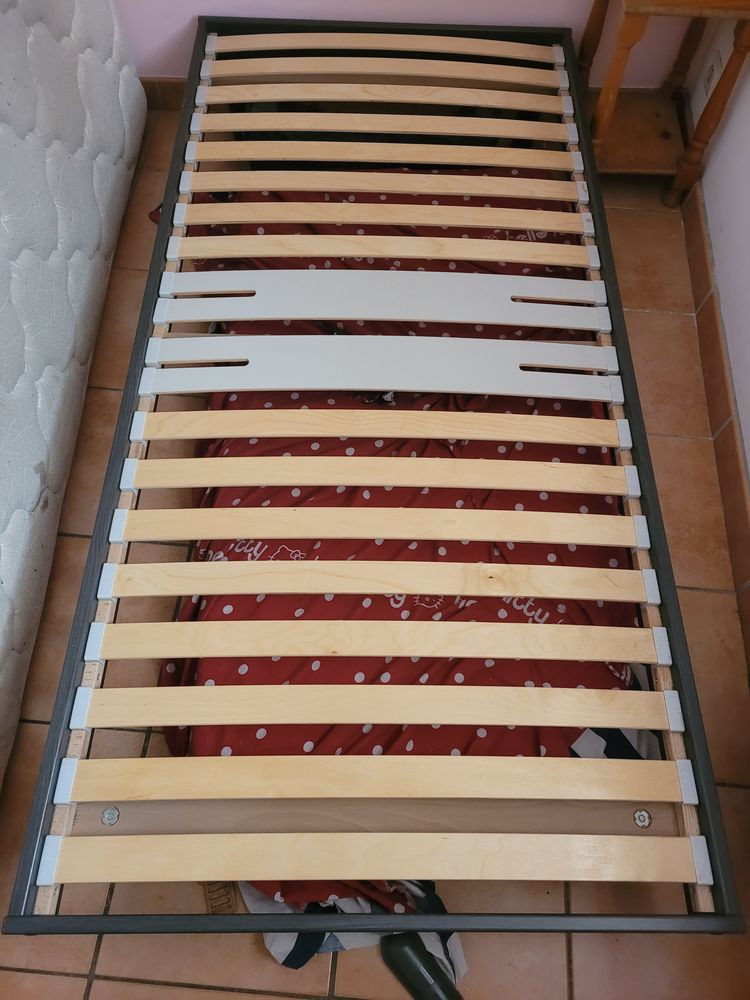 Lit 1 personne + sommier �tat neuf (1 an) 55 Marseille 2 (13)