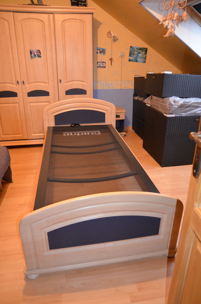 lit 1 personne, style jeune bi-couleur
40 Flers-en-Escrebieux (59)