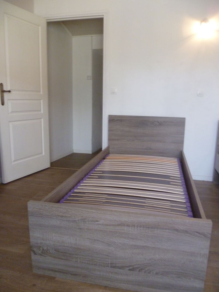 lit une personne 85 Saint-Colomban (44)