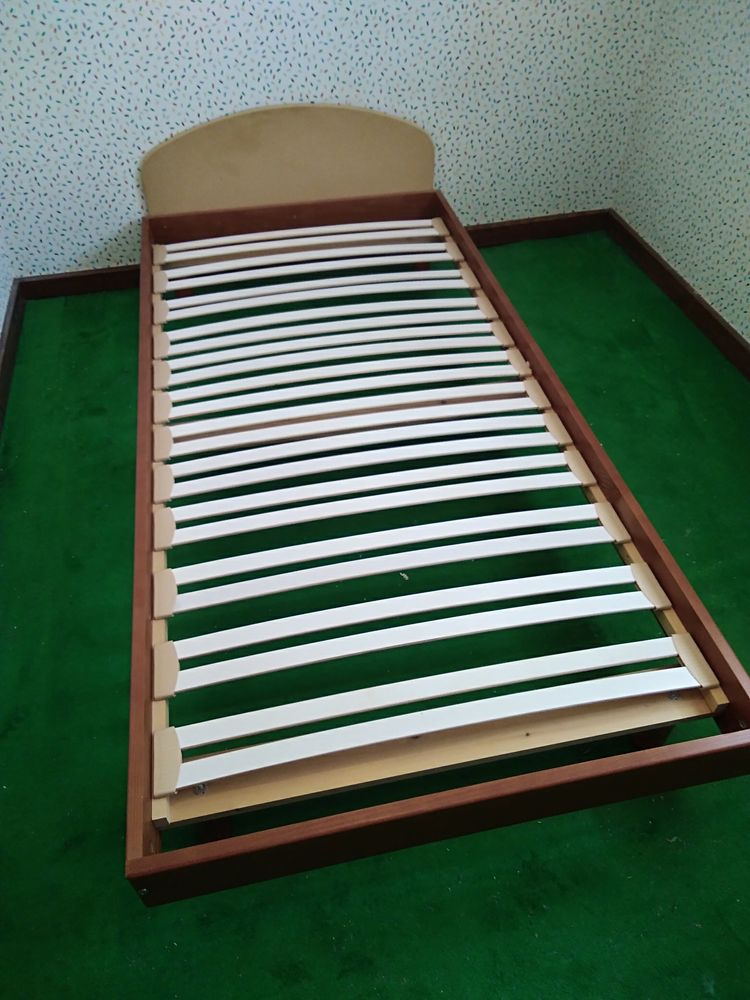 LIT UNE PERSONNE 20 Gray (70)