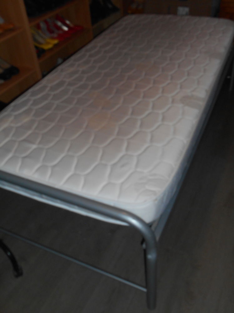 lit d'une personne 40 Frignicourt (51)