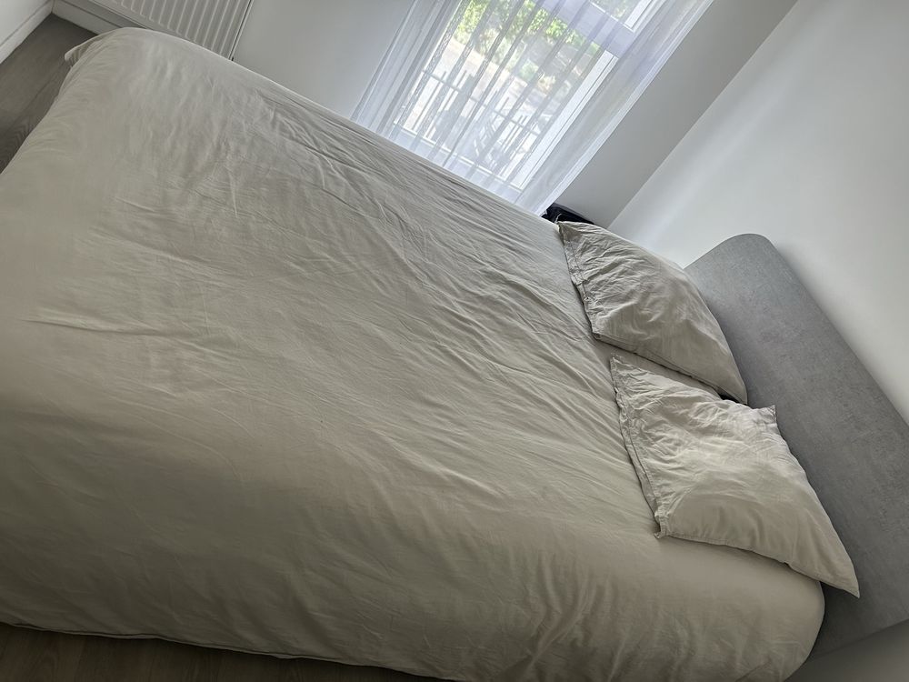 lit 2 personnes avec matelas et sommier 200 Villepinte (93)