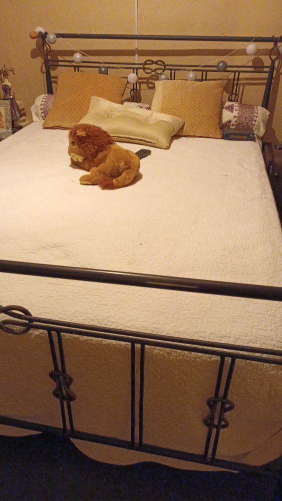 lit 2 personnes fer forg�   matelas bon �tat 200 Viry-Ch�tillon (91)