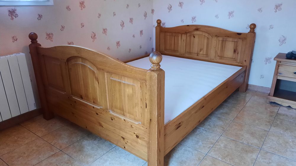 LIT 2 PERSONNES TRES BON ETAT AVEC SOMMIER 
130 Ingr� (45)