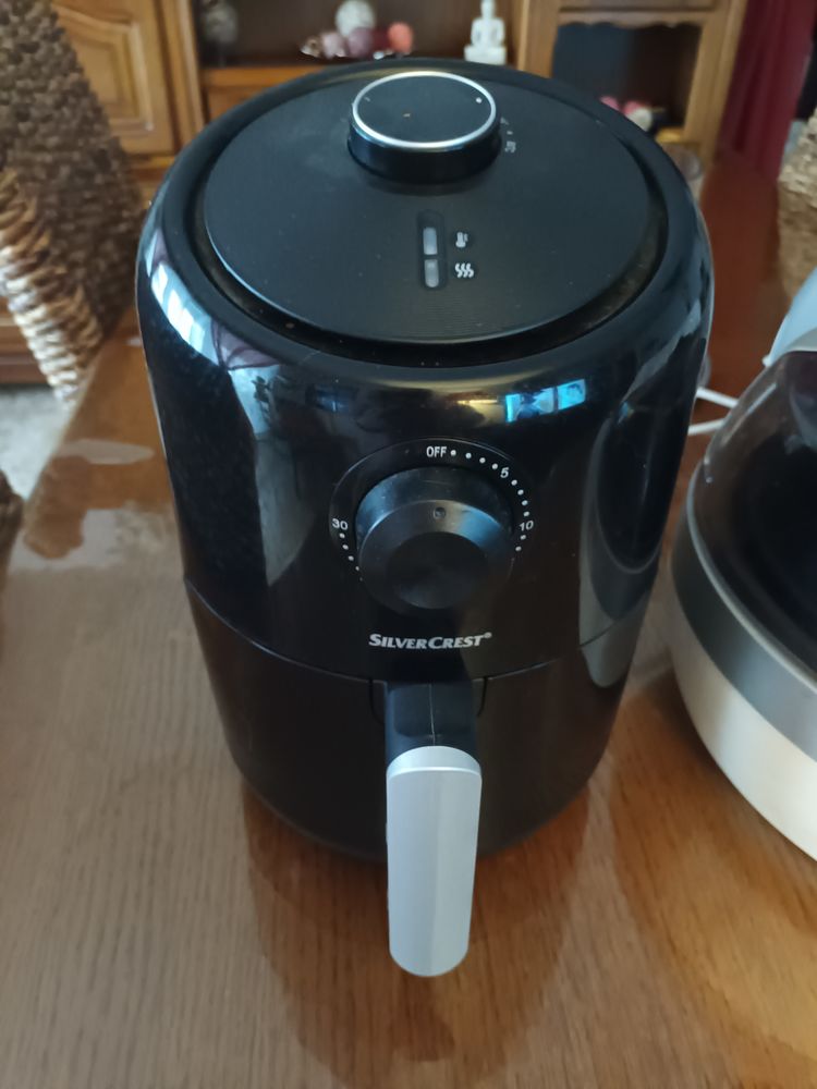 petit airfrayer pour 1 ou 2 personnes et friteuse seb . 70 N�mes (30)