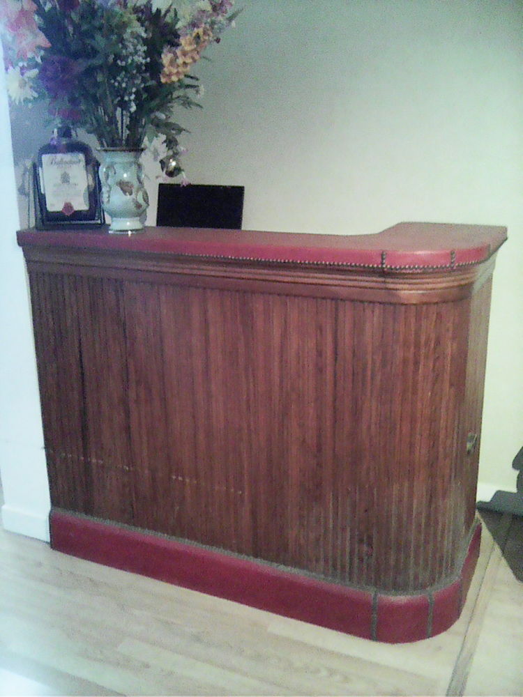 petit bar ancien . 0 Coulanges-l�s-Nevers (58)