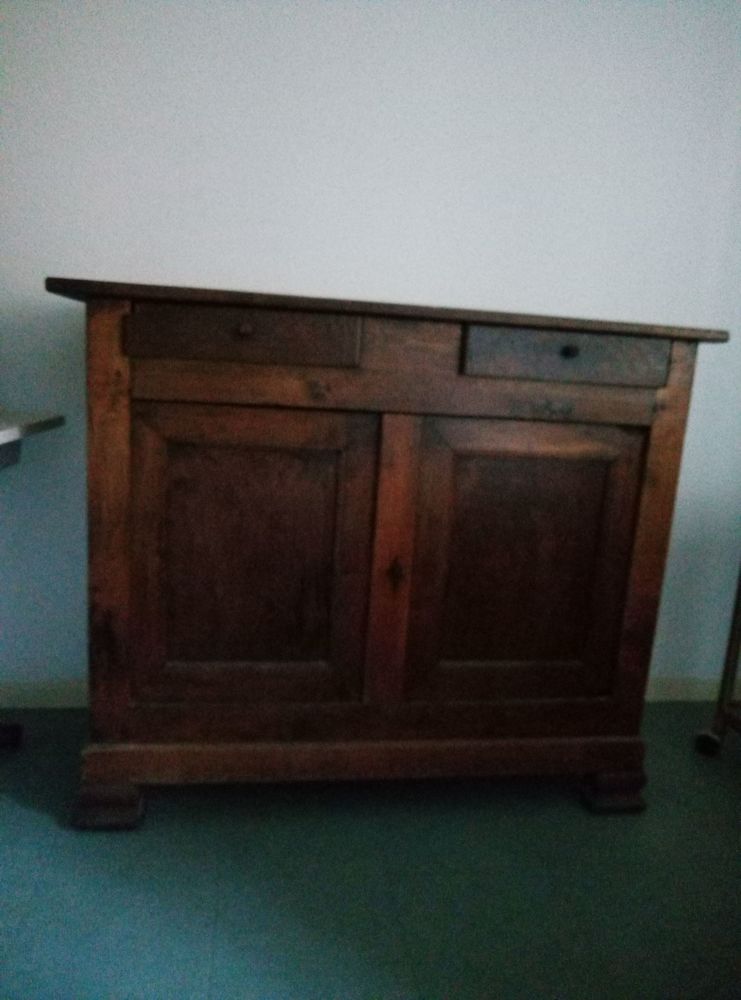 Petit buffet en noyer 0 Lacave (46)