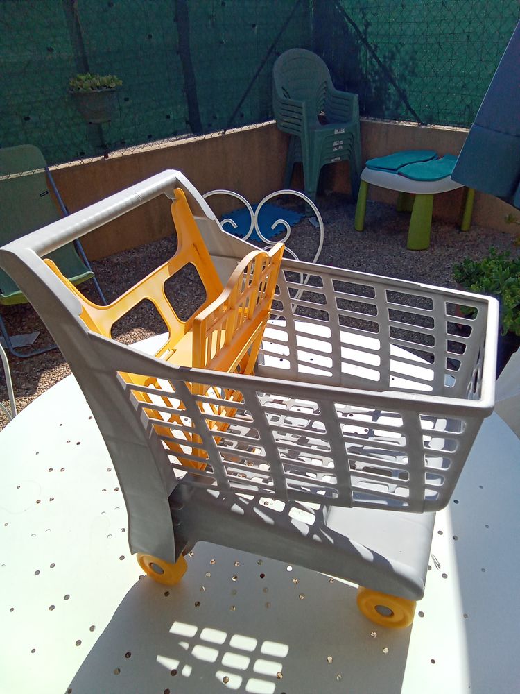 Petit caddie 10 St Isidore (06)