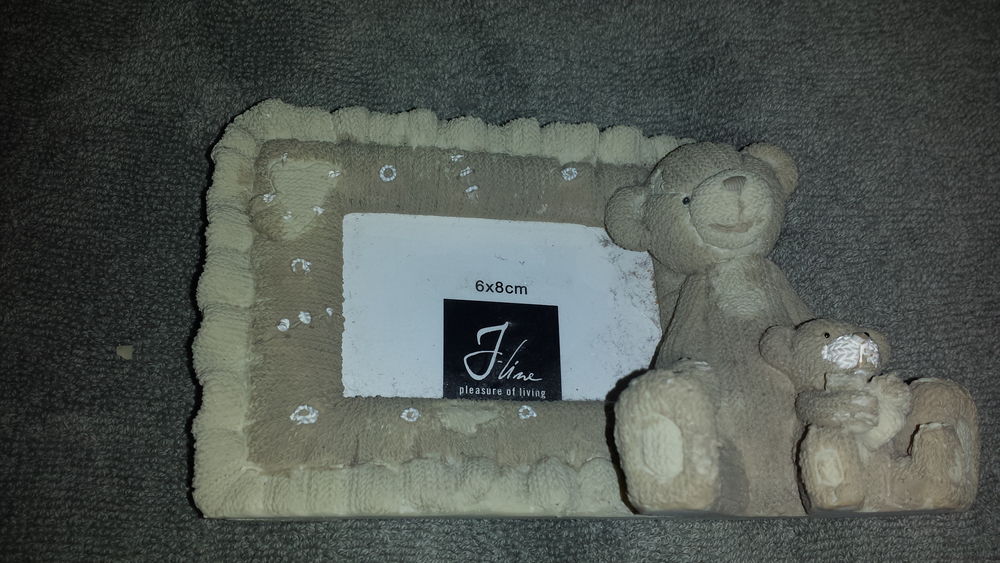 PETIT CADRE PHOTO OURSONS
TAILLE 6 CM X 4 CM
2 Triel-sur-Seine (78)