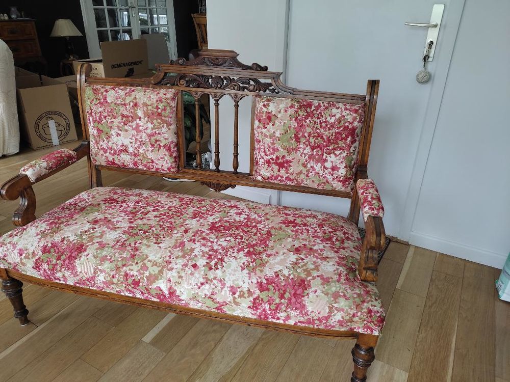 Petit canap� 2 places  atypique en ch�ne  moyen , travaill� 60 Vernouillet (78)