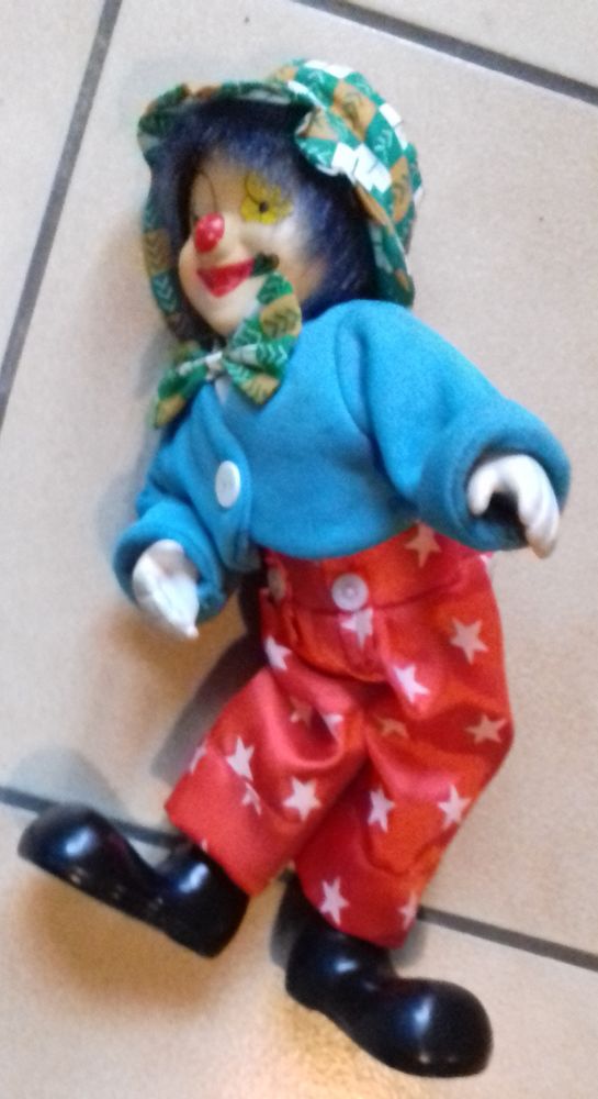 PETIT CLOWN T�TE MAINS PORCELAINE 5 Boucau (64)