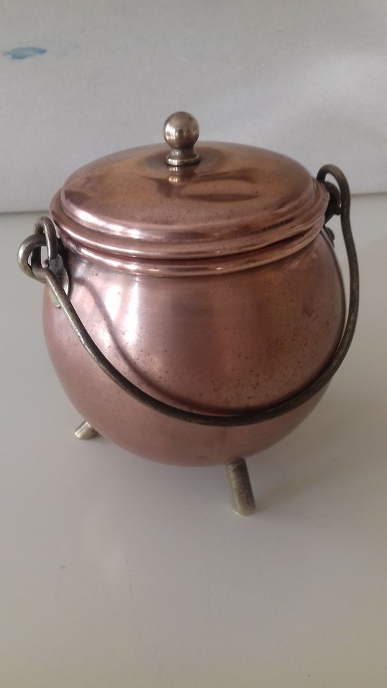 petit pot décoratif en cuivre 4 Arles (13)