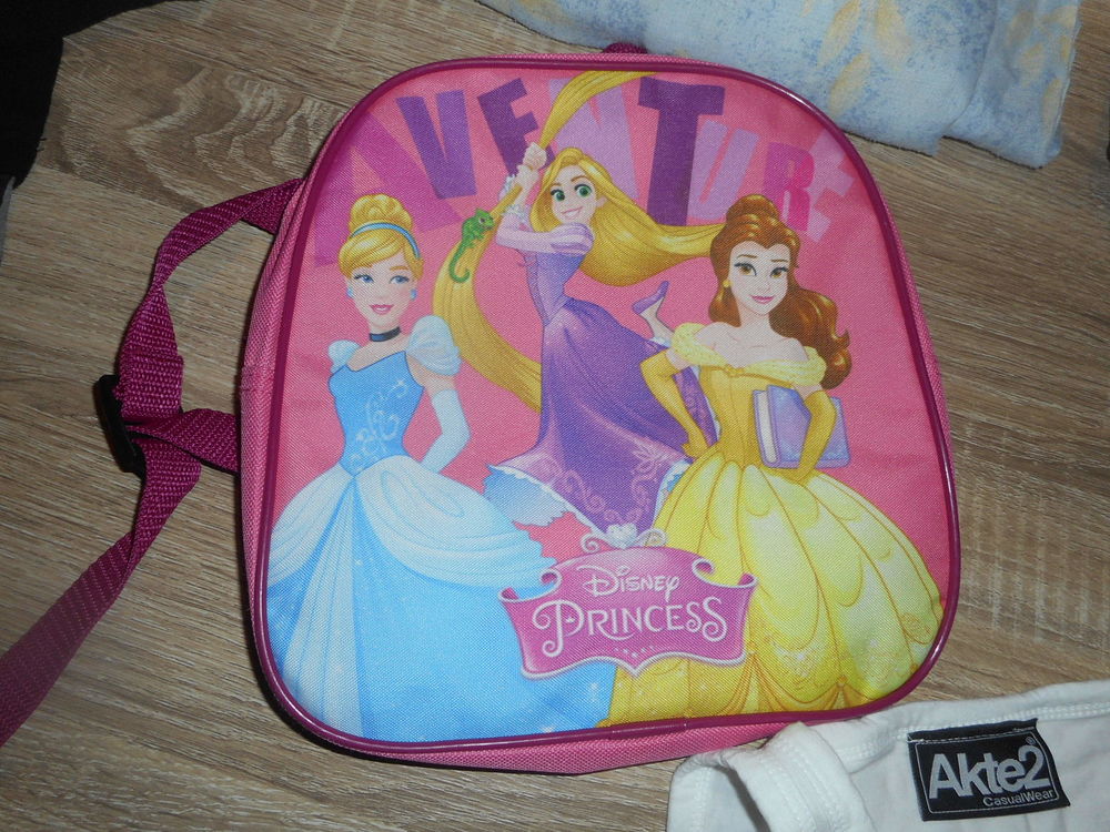 petit sac a dos fille disney princess.rose. 2 Nimes (30)