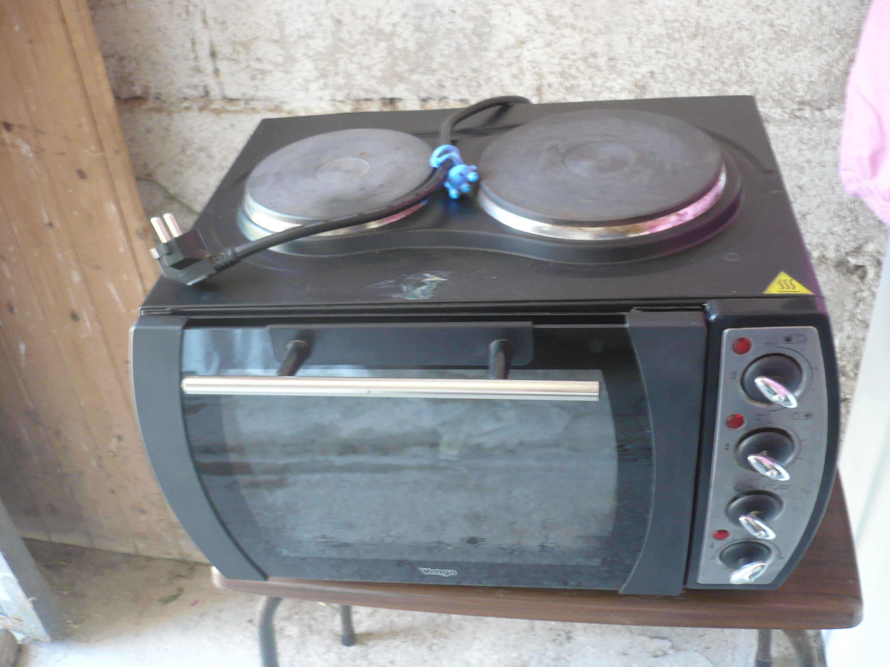 Petit four �lectrique avec deux plaques de cuisson VENGA 25 Foulcrey (57)