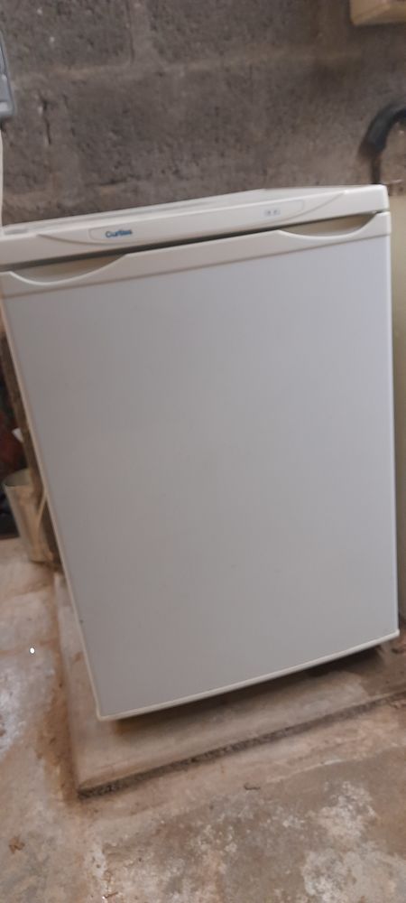 Petit frigo table top. 25 Combr�e (49)