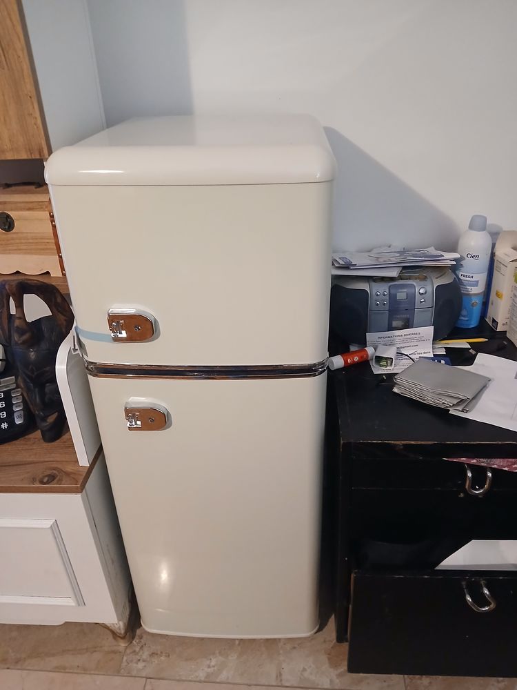 Petit frigo 180 Savigny-sur-Orge (91)