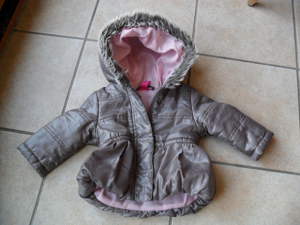 petit manteau � capuche
3 Bauvin (59)