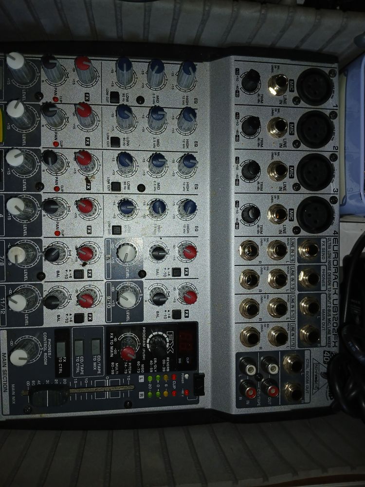 Petit mat�riel de sonorisation 550 Cransac (12)