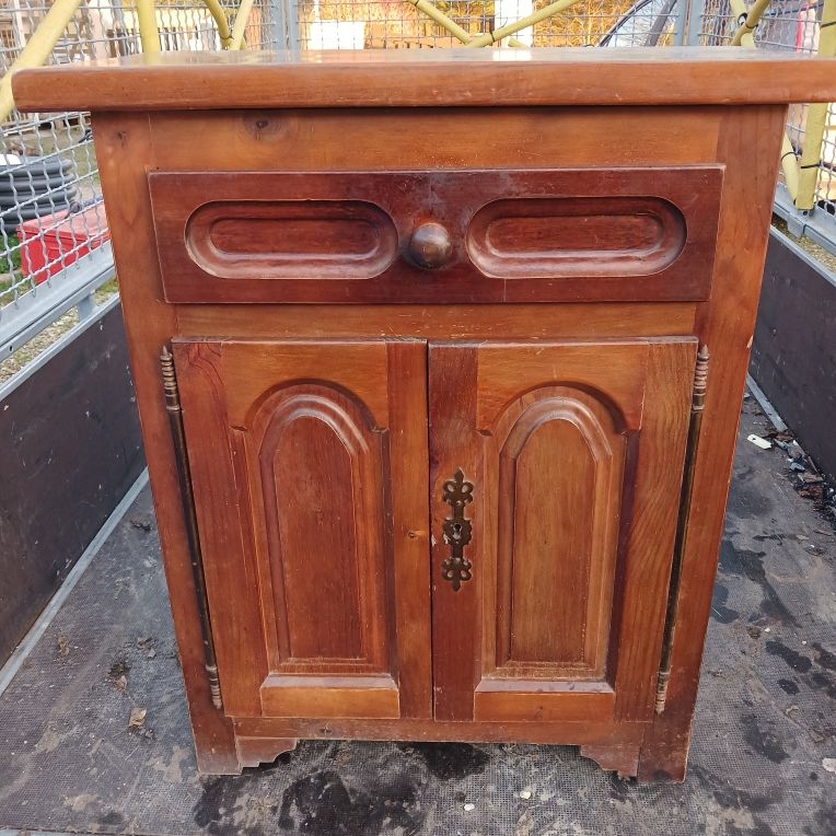 petit meuble d'appoint bois massif 40 Vendeuvre-du-Poitou (86)