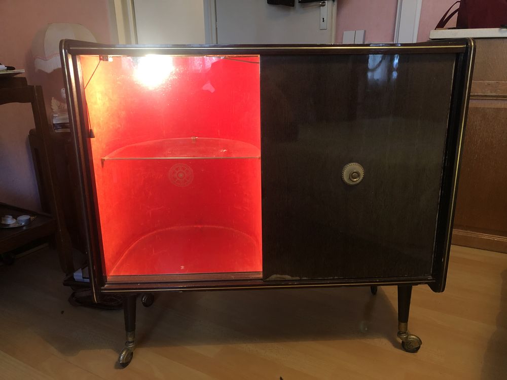 petit meuble avec lumi�re 10 M�nil-la-Tour (54)