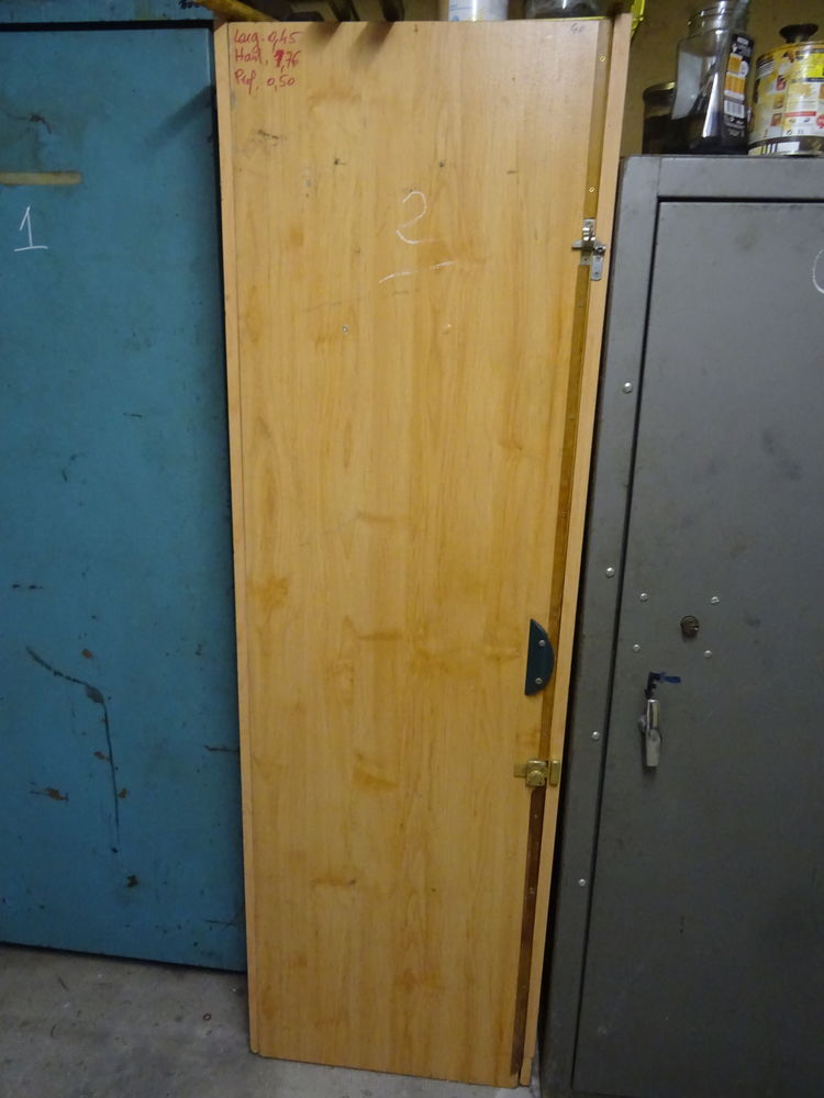 PETIT MEUBLE EN BOIS PENDERIE OU RAYONNAGE 10 �tupes (25)