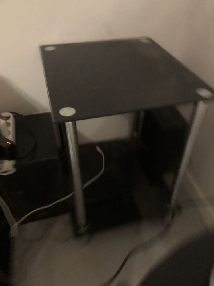 petit meuble noir  � saisir 15e 15 Antibes (06)