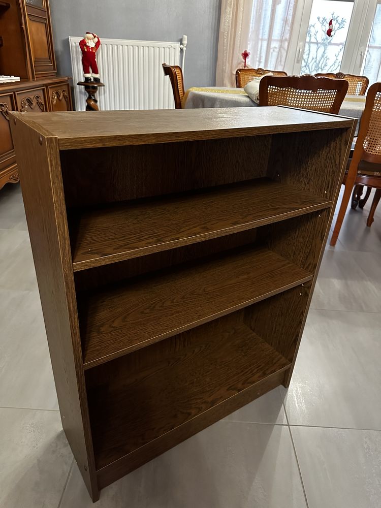 Petit meuble de rangement. 40 Courcy (51)