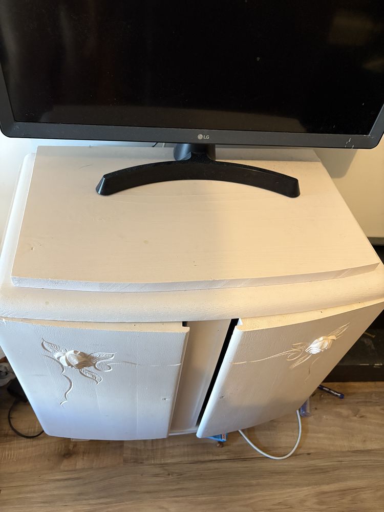 Petit meuble rose poudr� 20 Issy-les-Moulineaux (92)