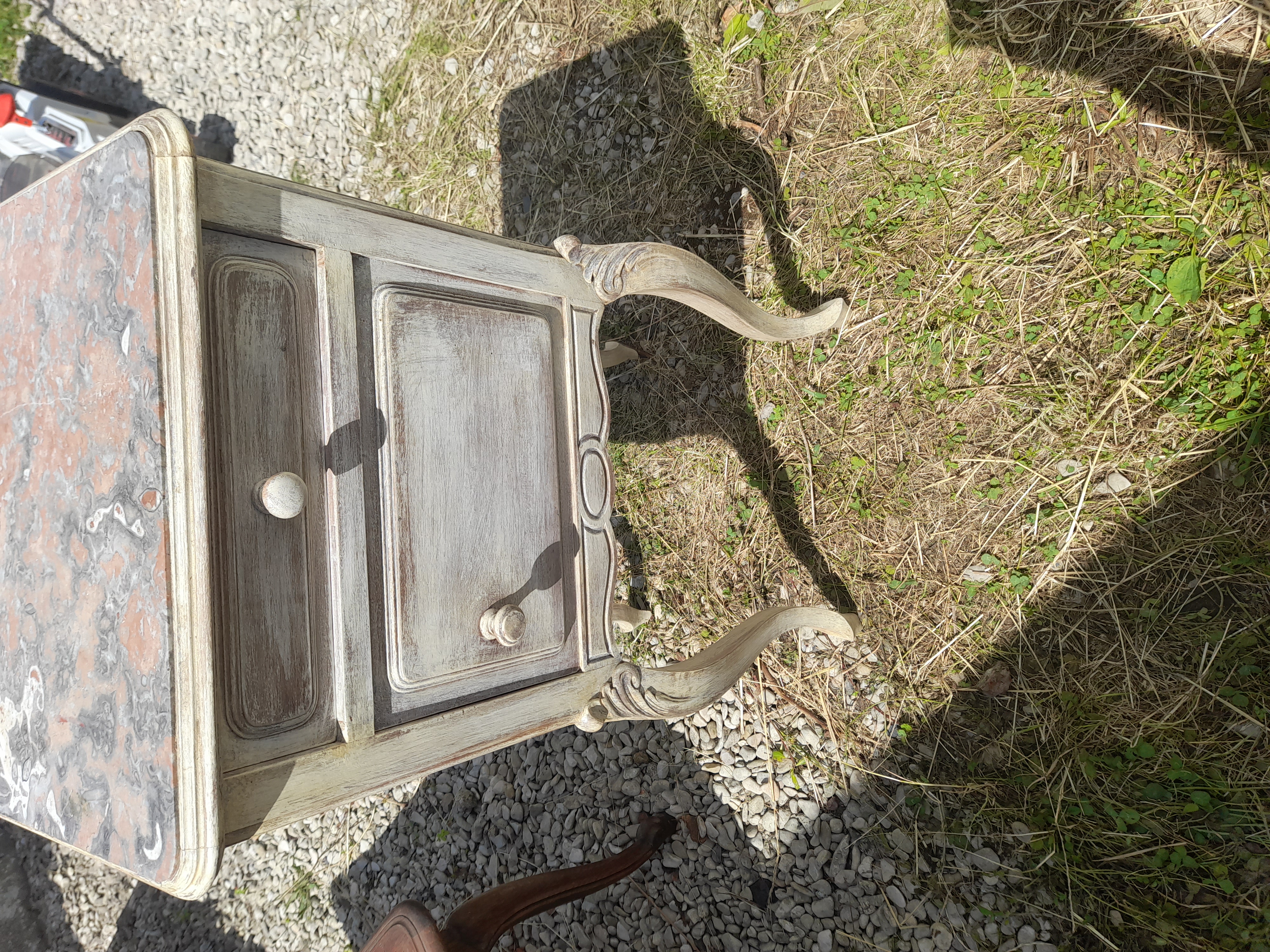 Petit meuble shaby chic. 35 Bouchain (59)