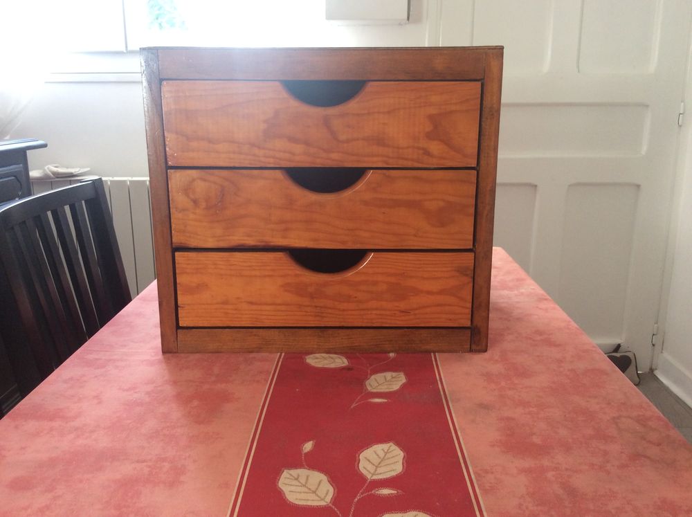 Petit  meuble 40 Noisy-le-Grand (93)