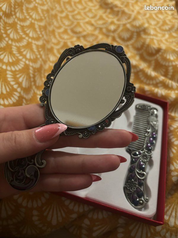 Petit miroir et peigne m�tal pour enfant 5 Th�oule-sur-Mer (06)